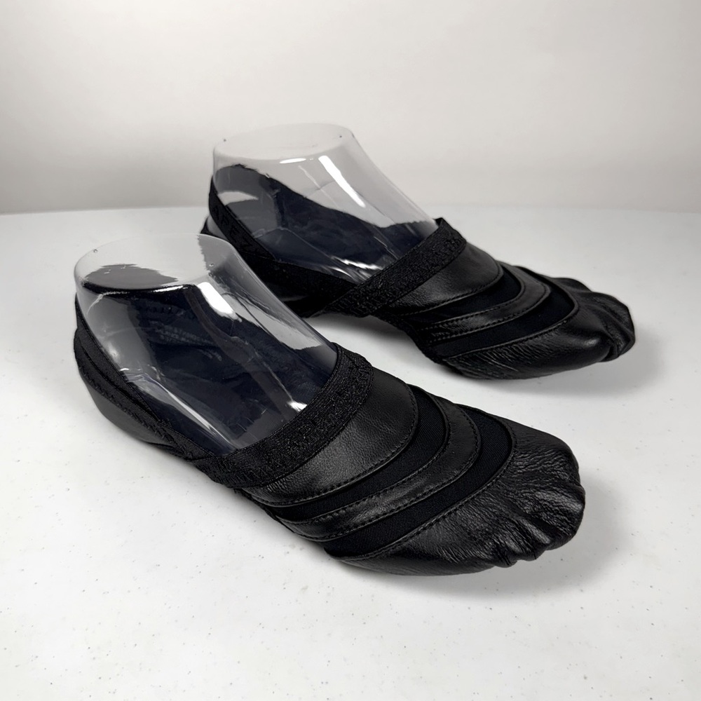 Capezio Women’s Freeform Ballet Shoe in Black Size 8.5M